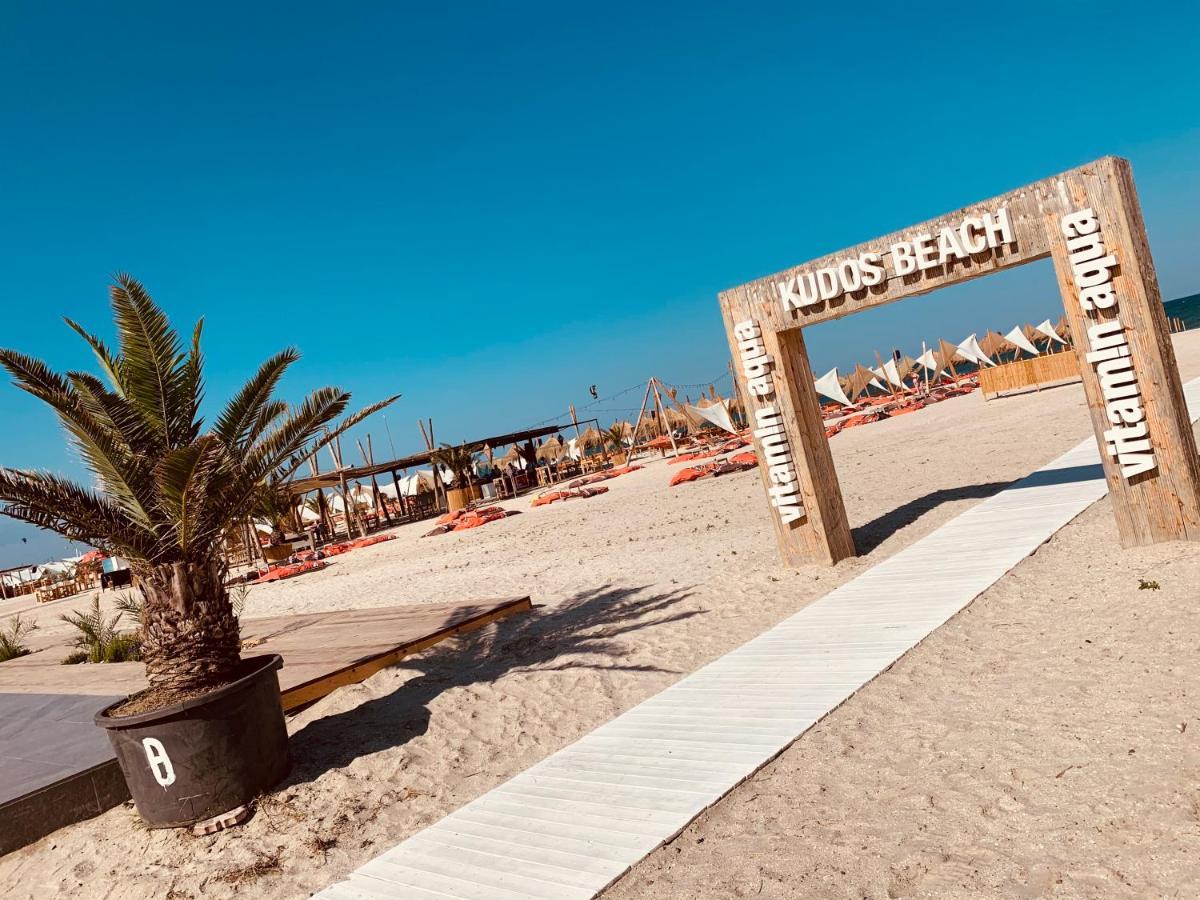 Mamaia Moonlight Apartment Exterior photo